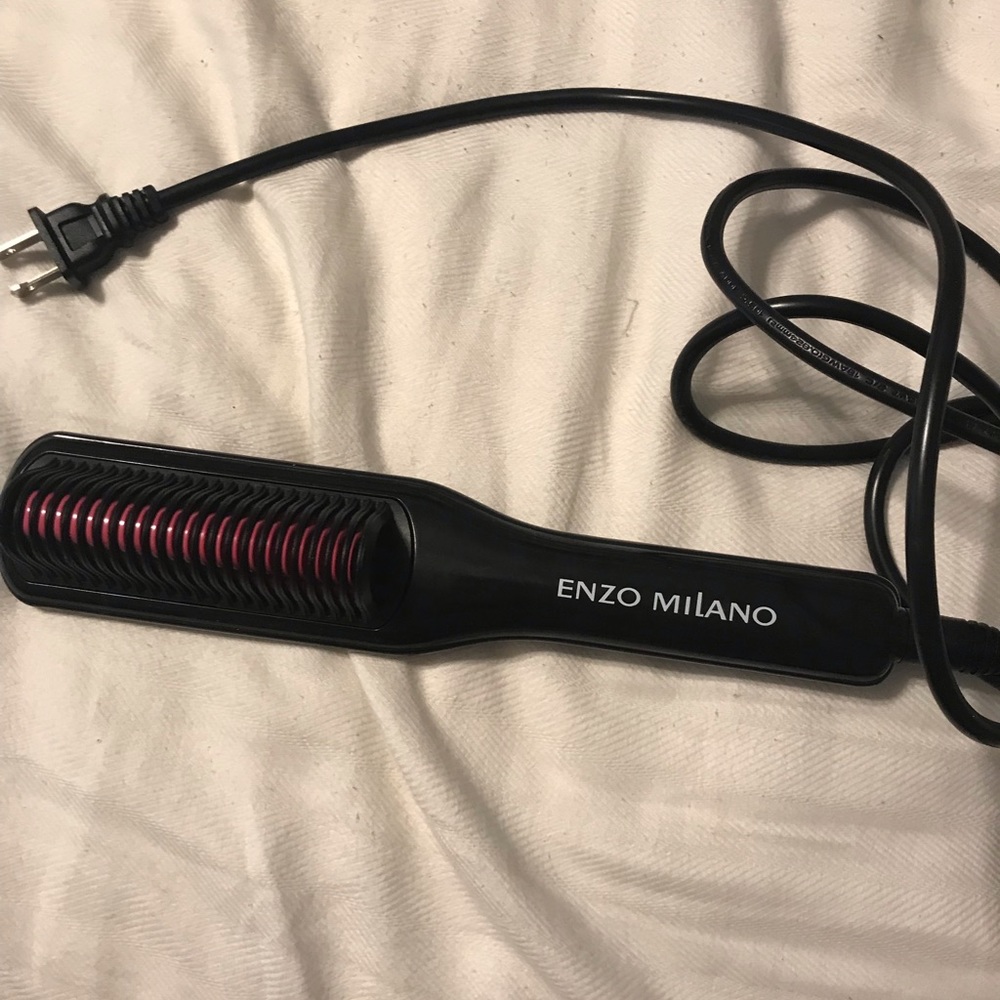 Enzo Milano hot comb
